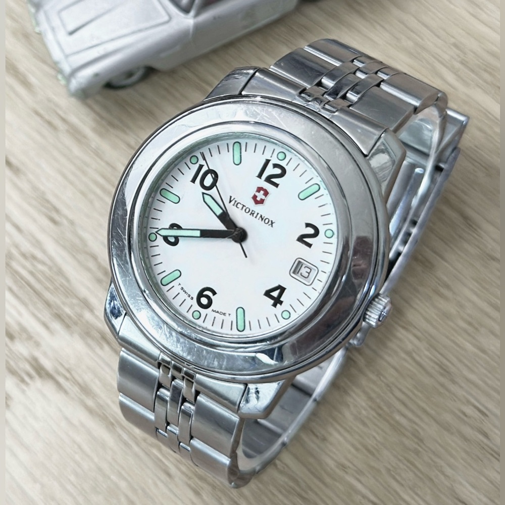 VICTORINOX Yeoman VTG 1990s Date Stainless Steel Case Bracelet Swiss 40mm Watch